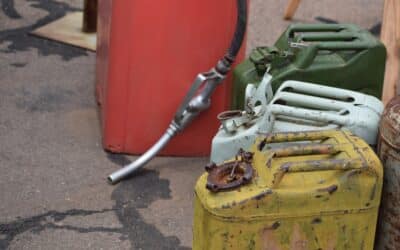 How to Carry a Gas Can on a Boat: Key Rules