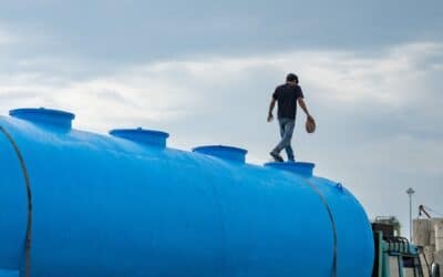 Why a 30 Gallon Plastic Tank is Your Storage MVP